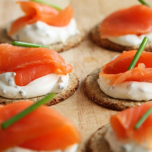 Crunchy Salmon Cheese Roll